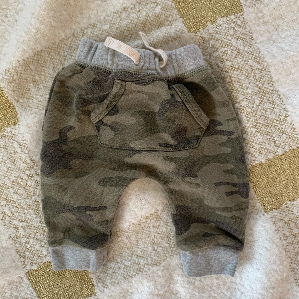 Gap baby boy heathered camo joggers